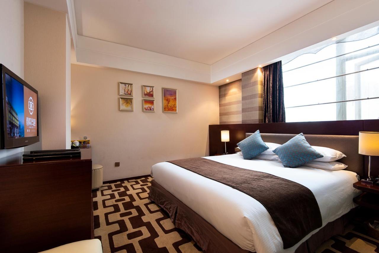 Chengdu Chunxi Hotel Exterior photo