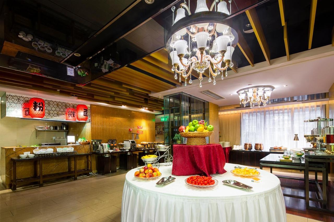 Chengdu Chunxi Hotel Exterior photo